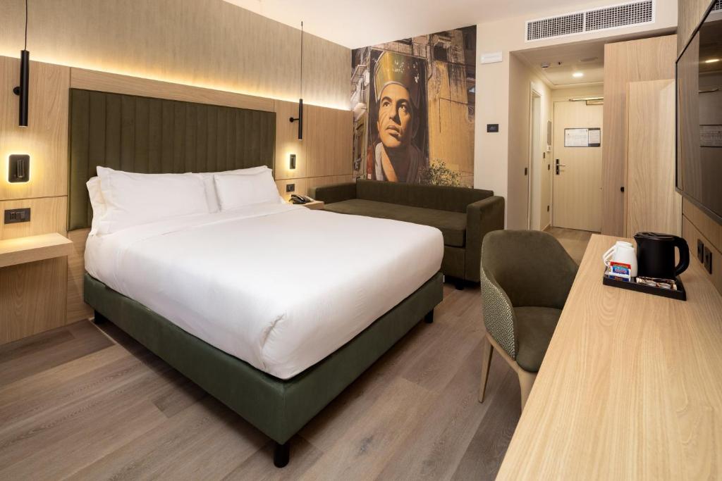 Holiday Inn Naples by IHG - 4