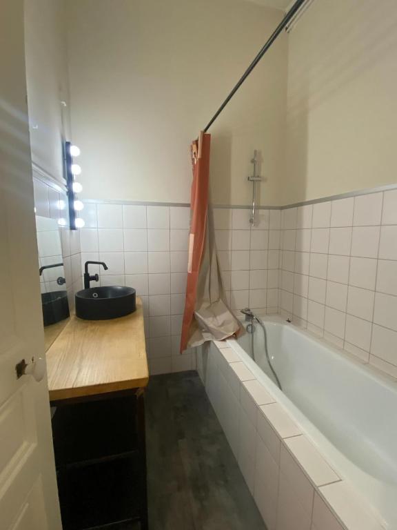 3 bedrooms, 8 people, air conditioning, Old Port Le Marcelo by Nocnoc - 2