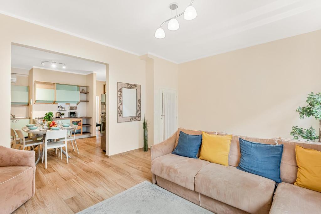 Santa Croce Penthouse, 2 Bedrooms with a View of the Basilica - 5