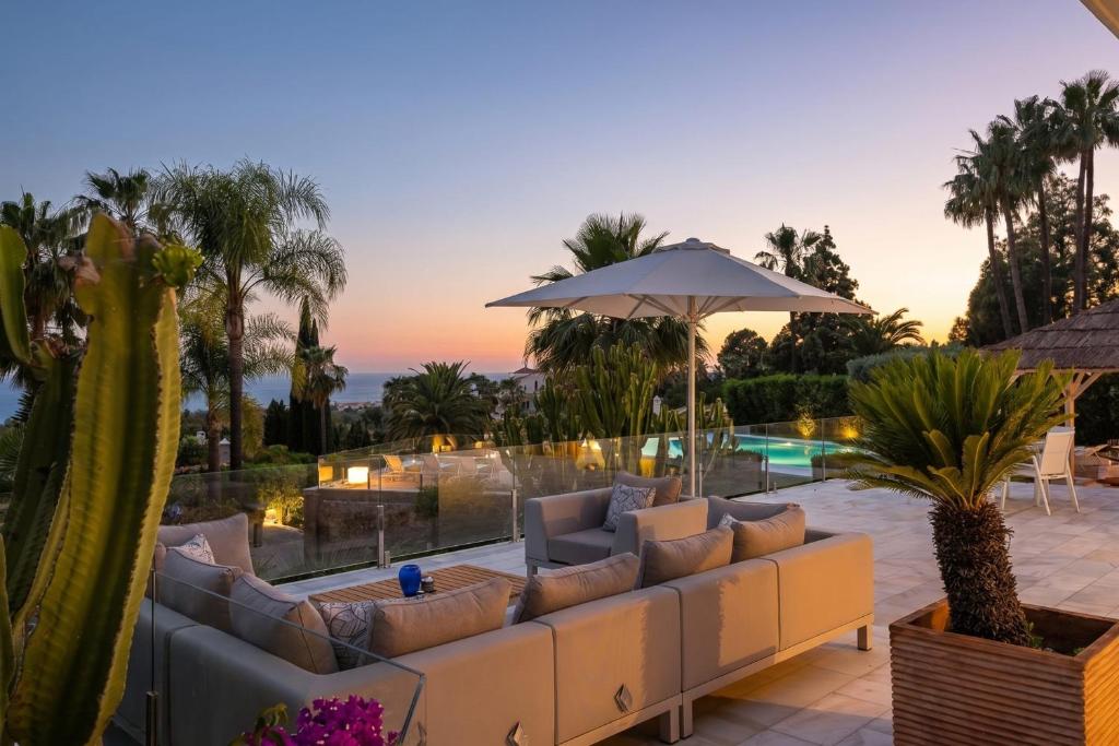 Exceptional Villa in Las Chapas with breathtaking panoramic views! - 2