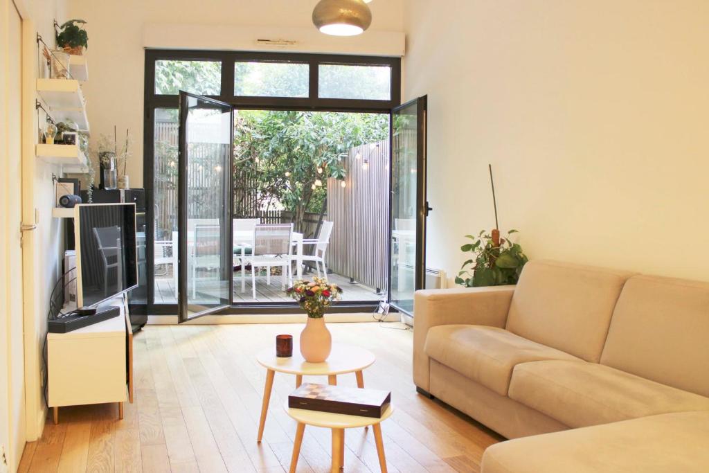 Apartment with terrace and garden sleeps 4 - 2