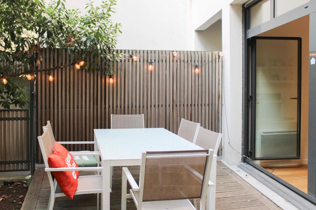 Apartment with terrace and garden sleeps 4 - 1