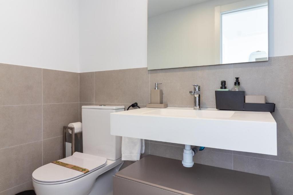 Global Vacacional, Apartamento con piscina privada y terraza con vistas a la costa - 3
