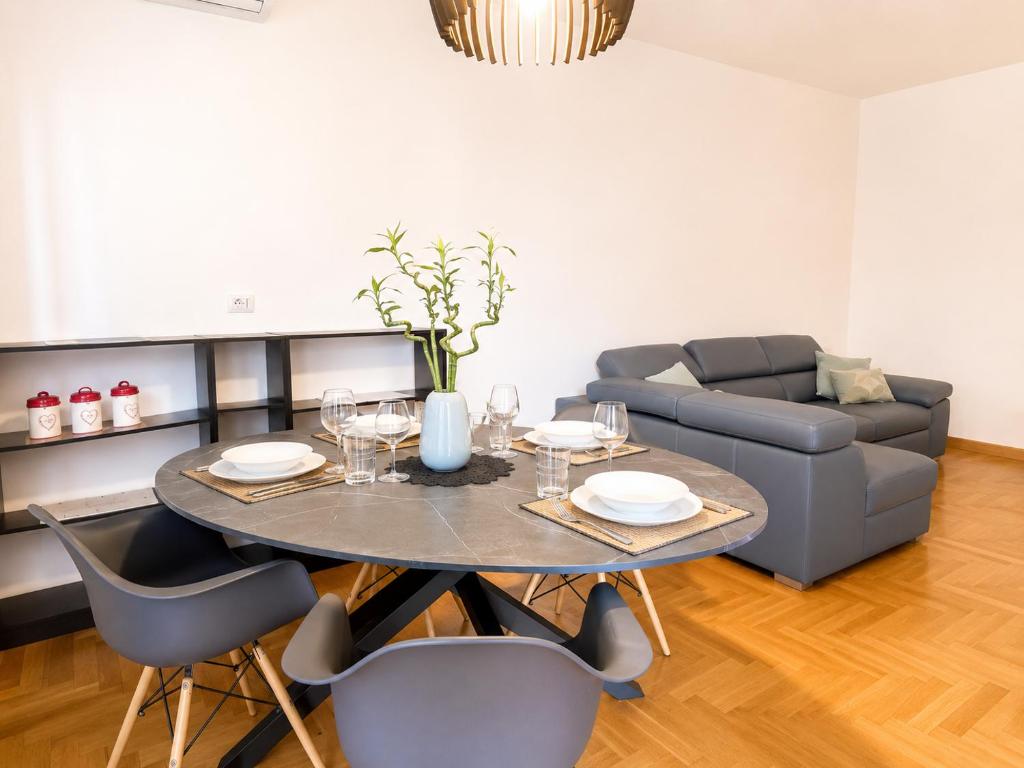 The Charme - Modern Apartment in Como with Balcony - 3