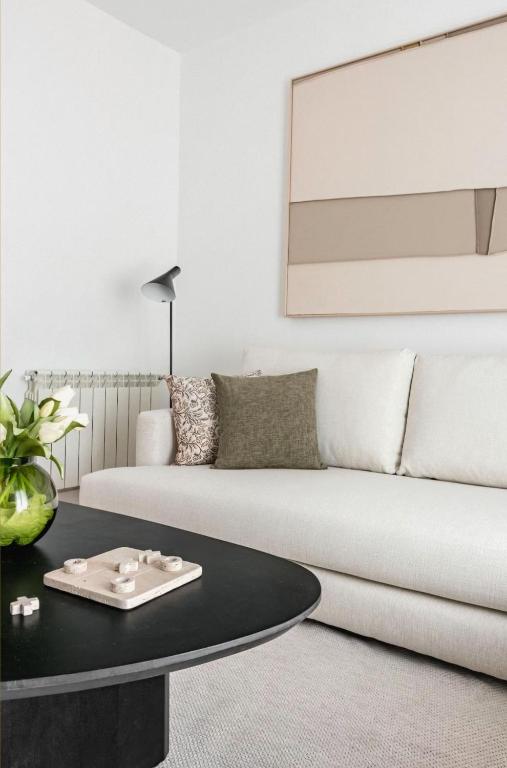Elegant Paris Apartment near Trocadéro - 4