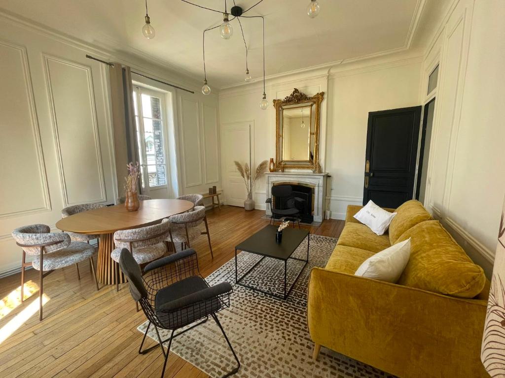 Number 1 - Elegant 2 bedroom apartment - 1