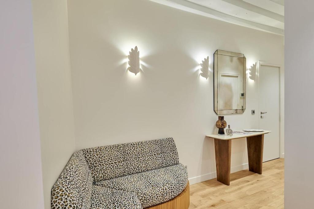 Beautiful new triplex - 3