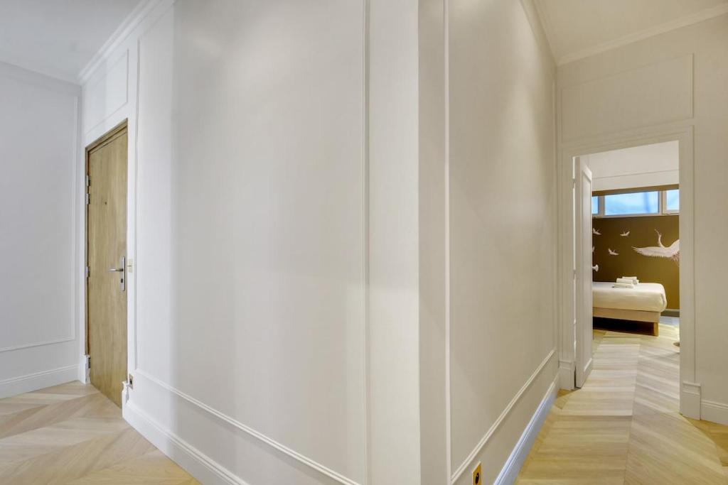 A Charming 2-BR2BA - 3