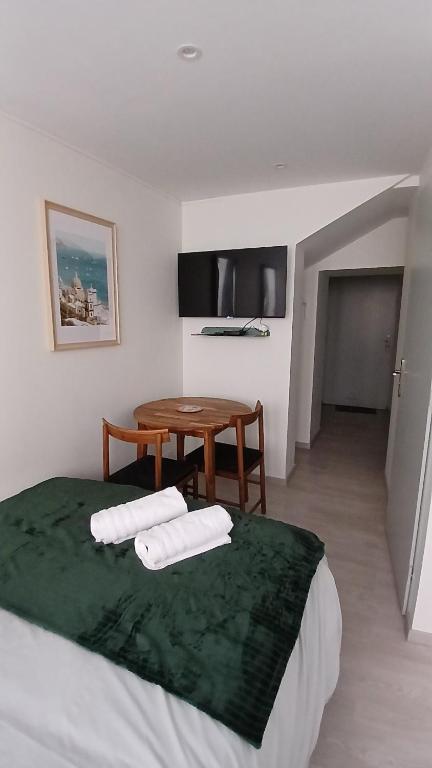 Le Patio Studio avec cour privée en cœur de ville - 4