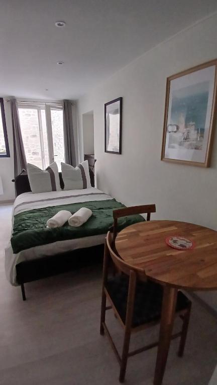 Le Patio Studio avec cour privée en cœur de ville - 5