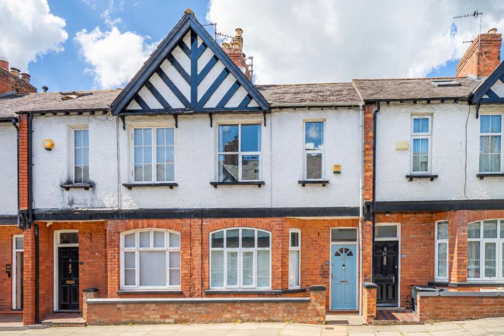 22 North Parade, York photo 4