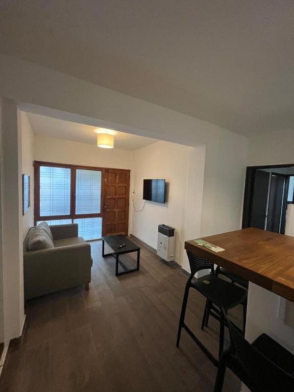 Departamento para 4 personas, a metros del Hospital Privado - 3