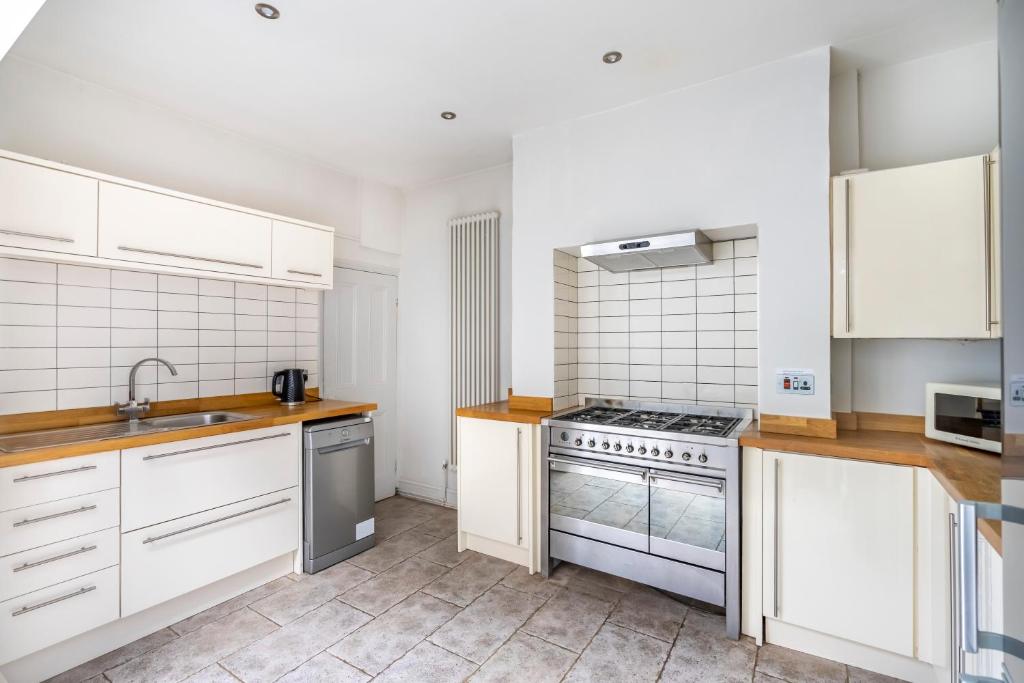 22 North Parade, York photo 6