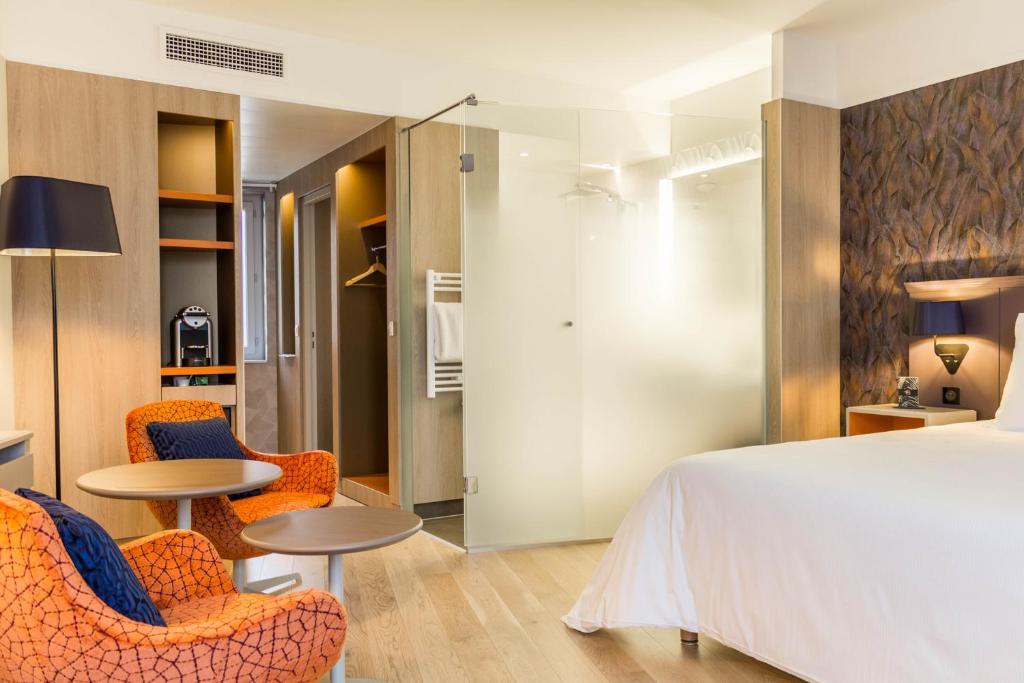 Superior Double Room with Pool and Garden View