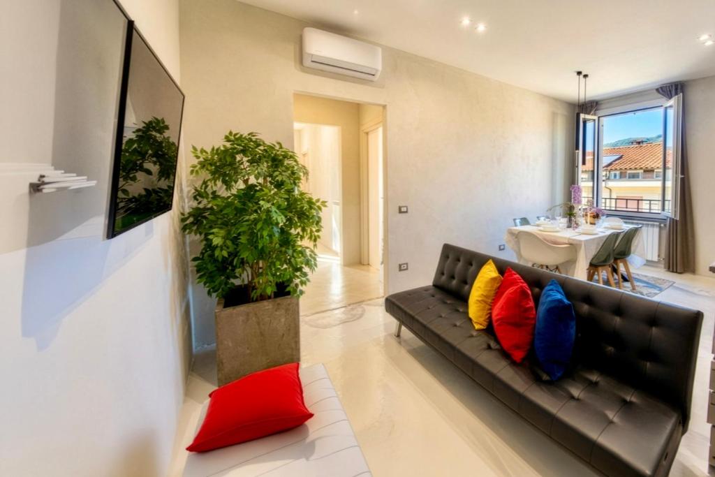 Signature Design & Panoramic Views - 2