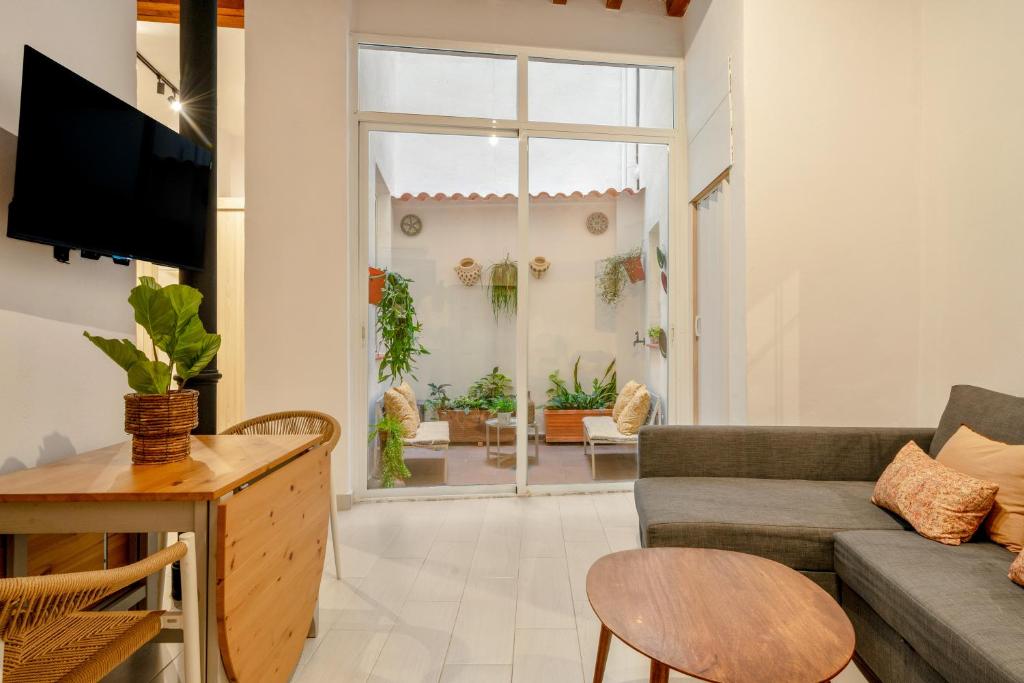 San Telmo Studio & Private Patio by ELE Apartments - 4