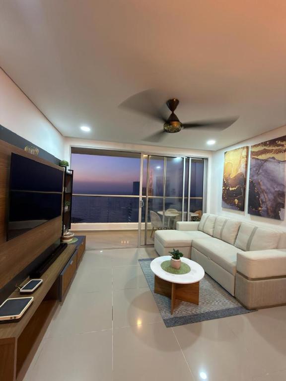 Apartamento Moderno y Lujoso con vista al Mar PISO19 - Cerca a la Ciudad Amurallada - 1
