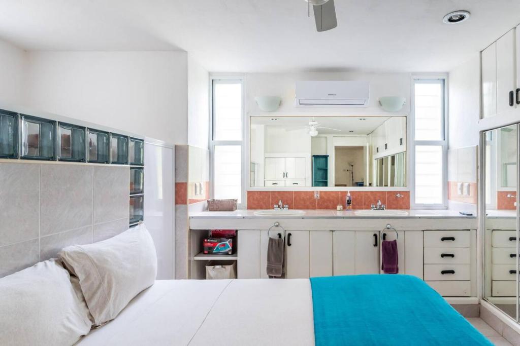 Fun and relax suite beside a park, 10 min to beaches - 2