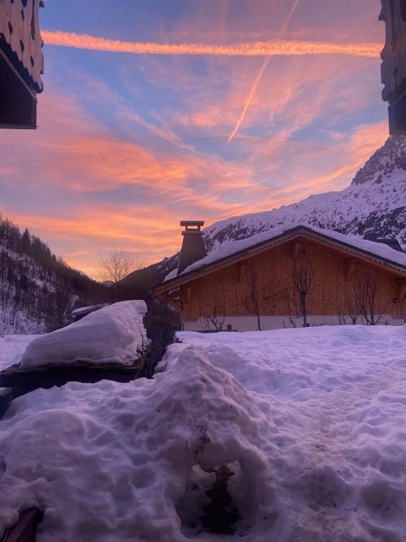Cosy Apartment in Le Tour Chamonix - 2