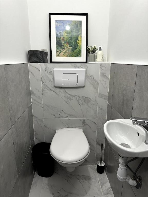Luxury Apartment 15 min walk to the center - 2