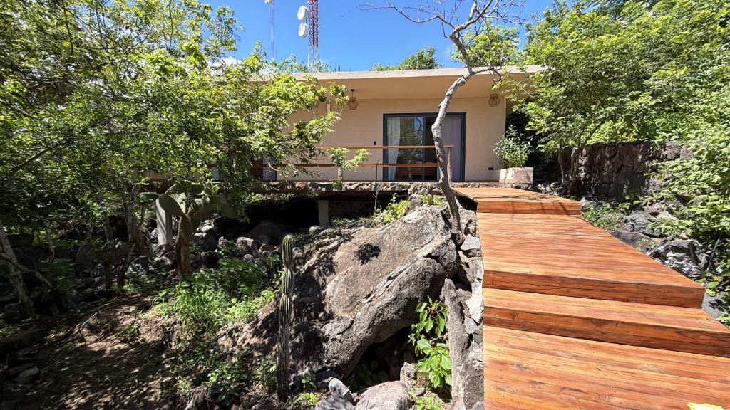 La Orilla Oceanfront House - 5