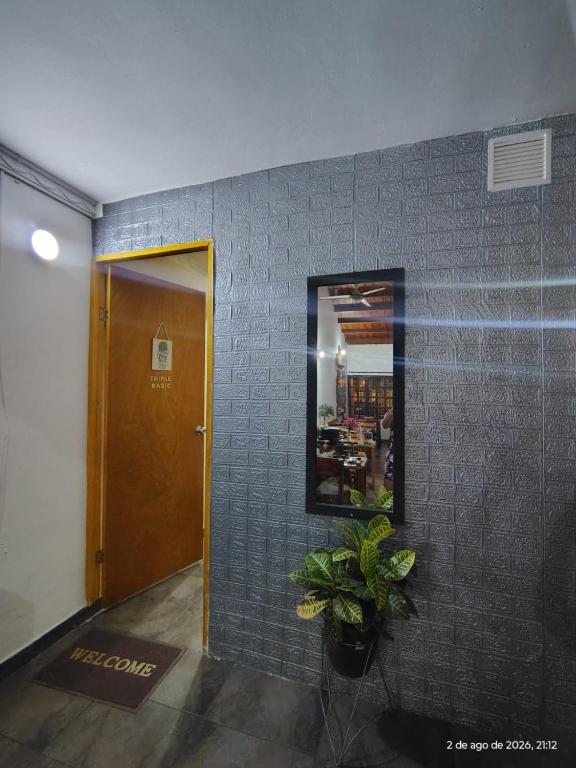 Económica Cómoda con ventilador Triple en Cartagena a 5 min de Cruceros y del Centro - 1