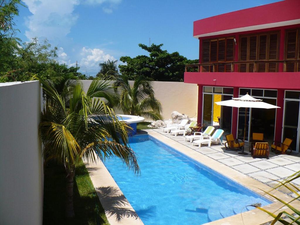 Stunning 3 Bedroom Home, 36 foot Pool, Hot Tub - 1