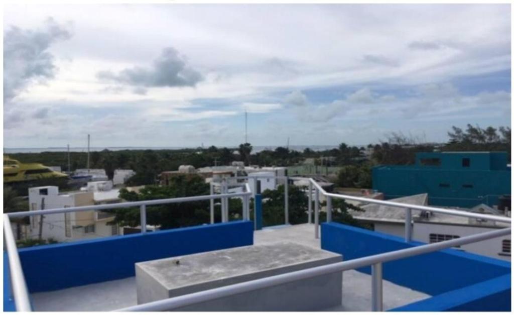 Stunning 3 Bedroom Home, 36 foot Pool, Hot Tub - 5