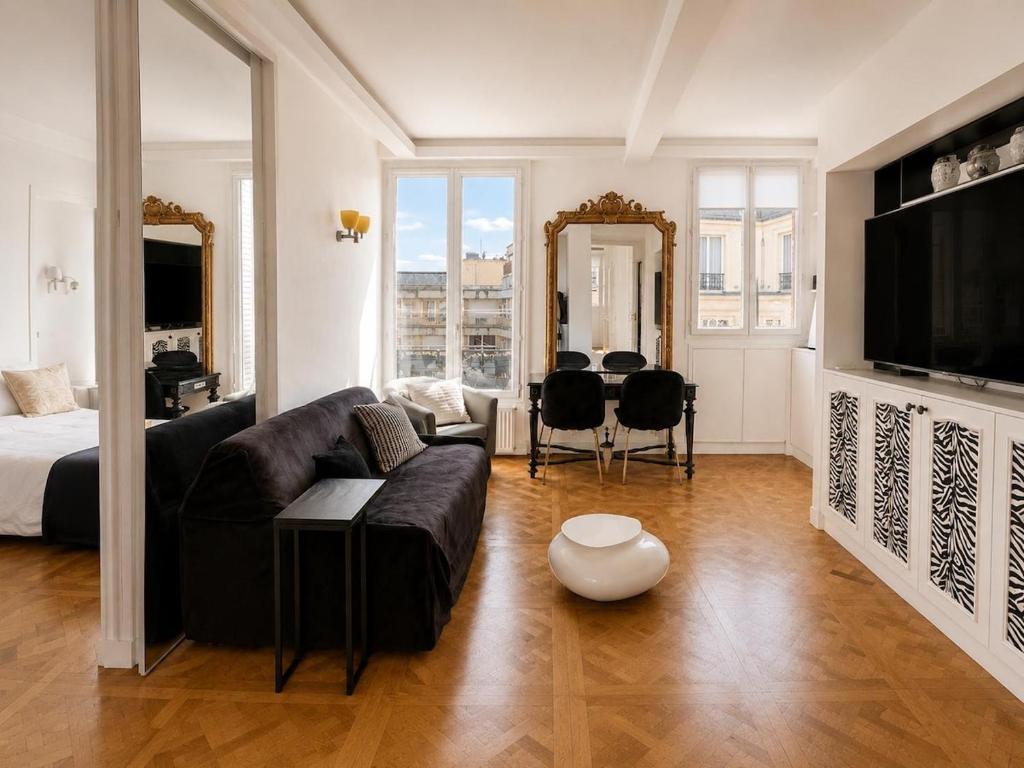 Charming apartment near Place de l'Étoile - 1