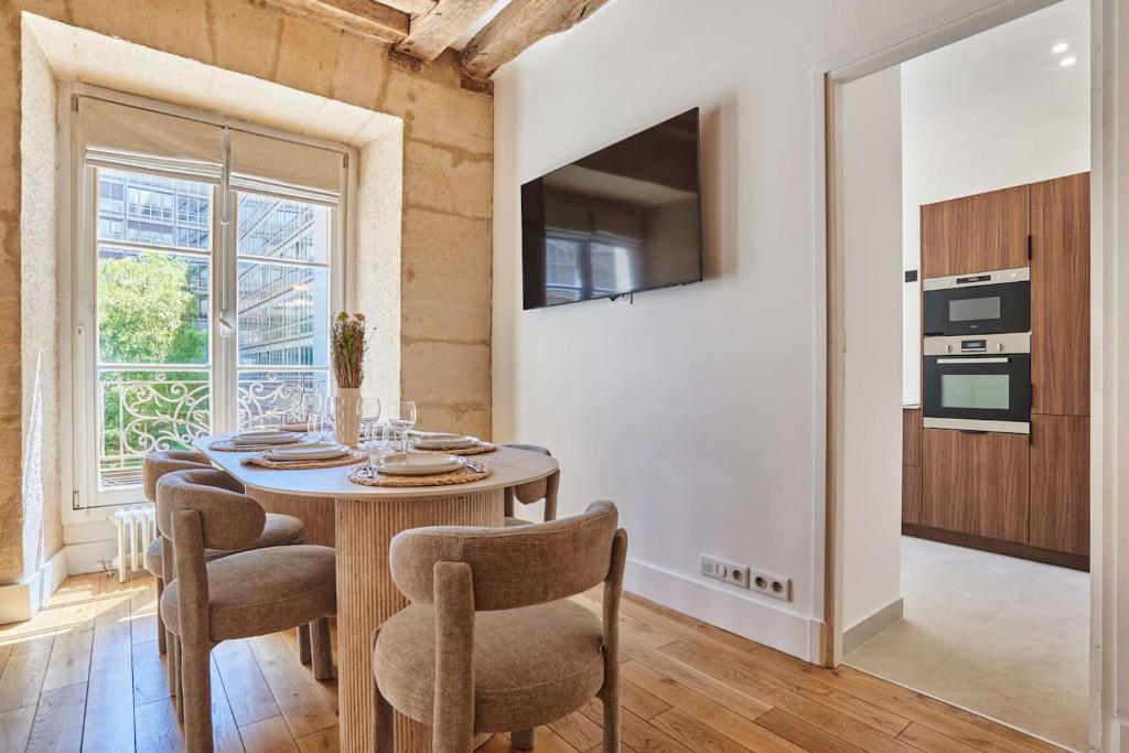 Le Grand Paris Apartments - 3