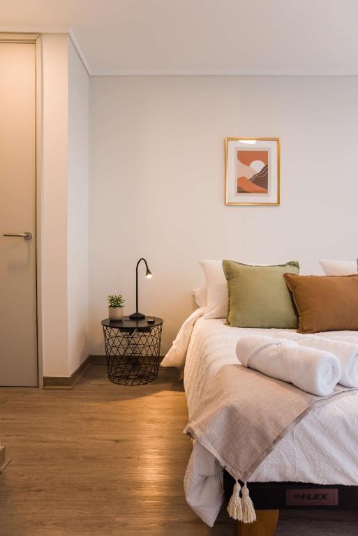 Bright Las Condes Apt Pool & Gym for 3 Guests - 2