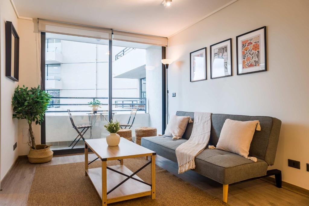 Bright Las Condes Apt Pool & Gym for 3 Guests - 1