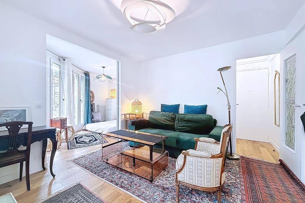 Cozy apartment with a view of the Sacré-Cœur - 4