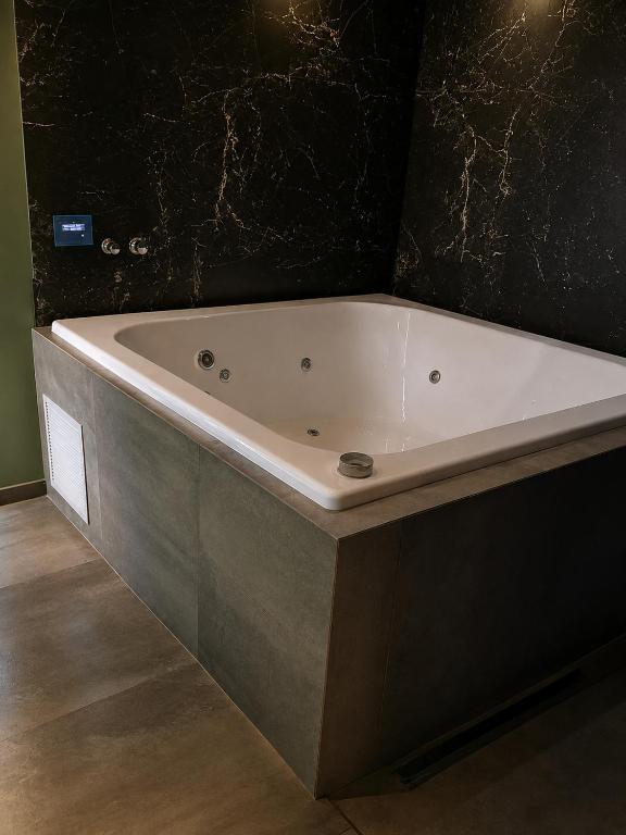 Hotel Castelar suit - 3