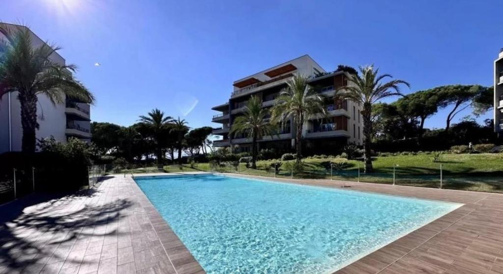 Appartement toit terrasse, piscine, plages à 10min et parking - 2