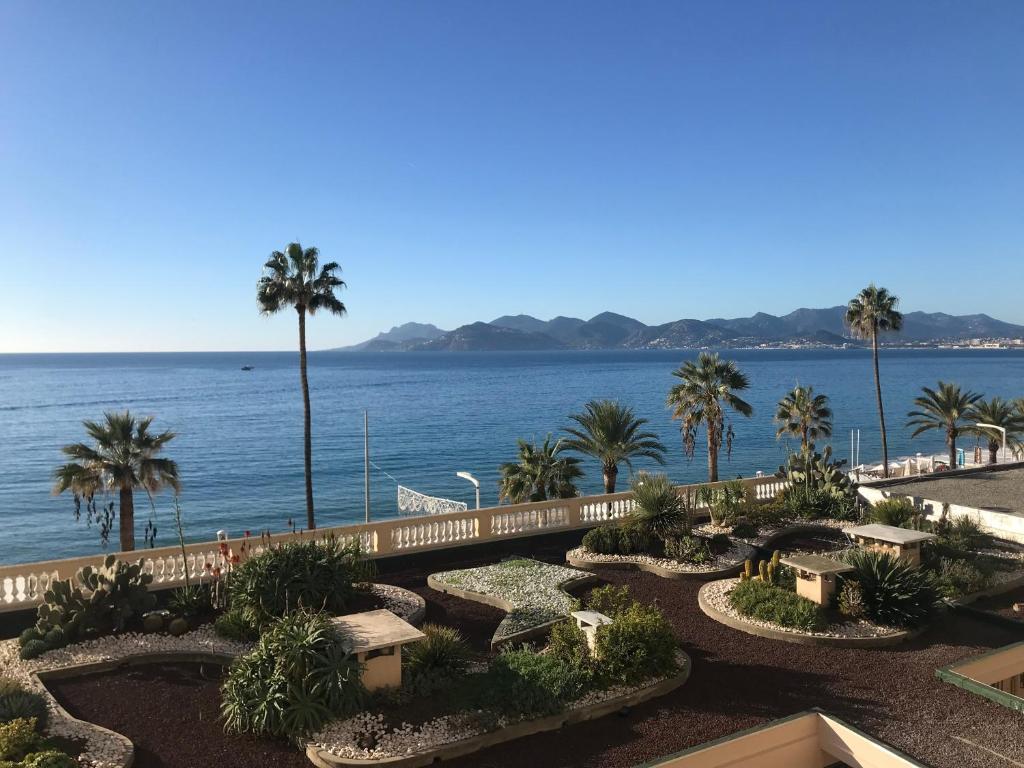 Apparemment Vue mer terrasse centre ville cannes - 4