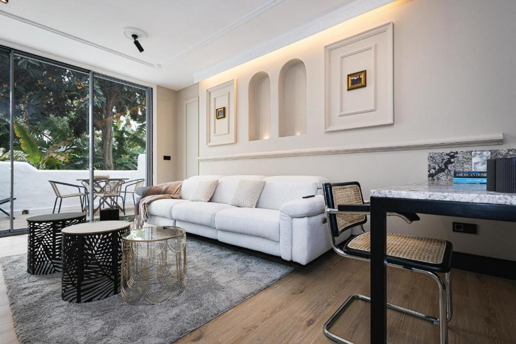 All About Puente Romano Deluxe Apt - 2