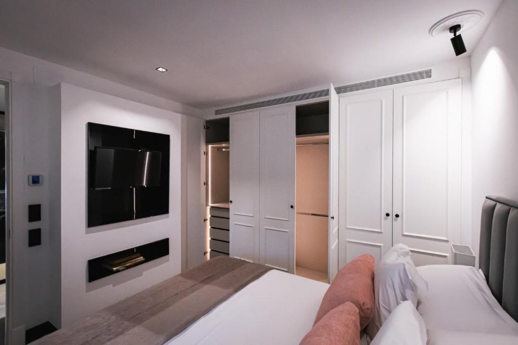 All About Puente Romano Deluxe Apt - 5
