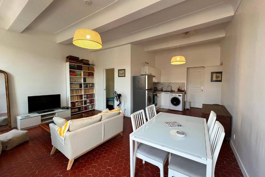 Newly renovated apart in the heart of Old Antibes - 4