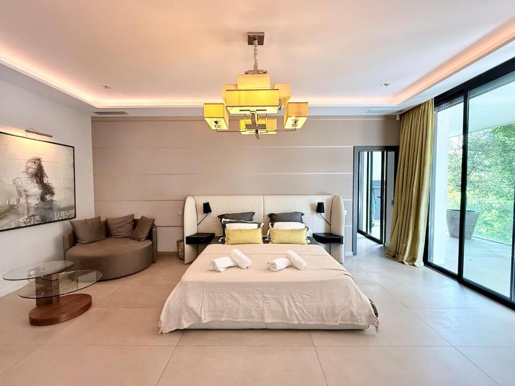 Very quiet residence in Mandelieu-la-Napoule - 3