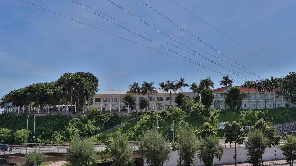 Ha Tien Hanh Phuc Hotel