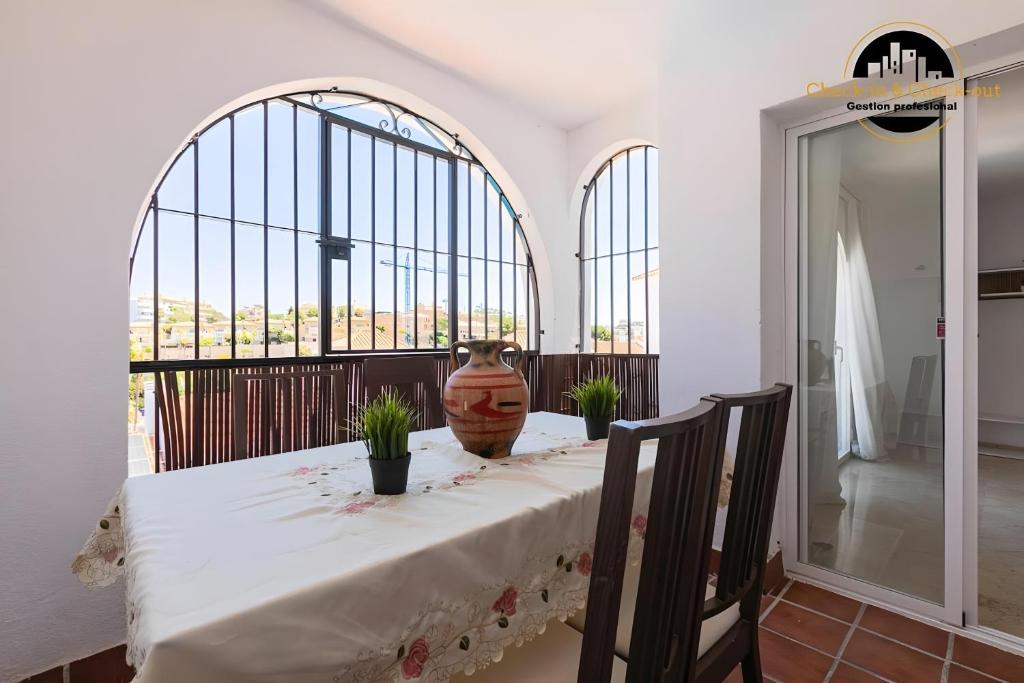 Riviera Del Sol Apartment - 4