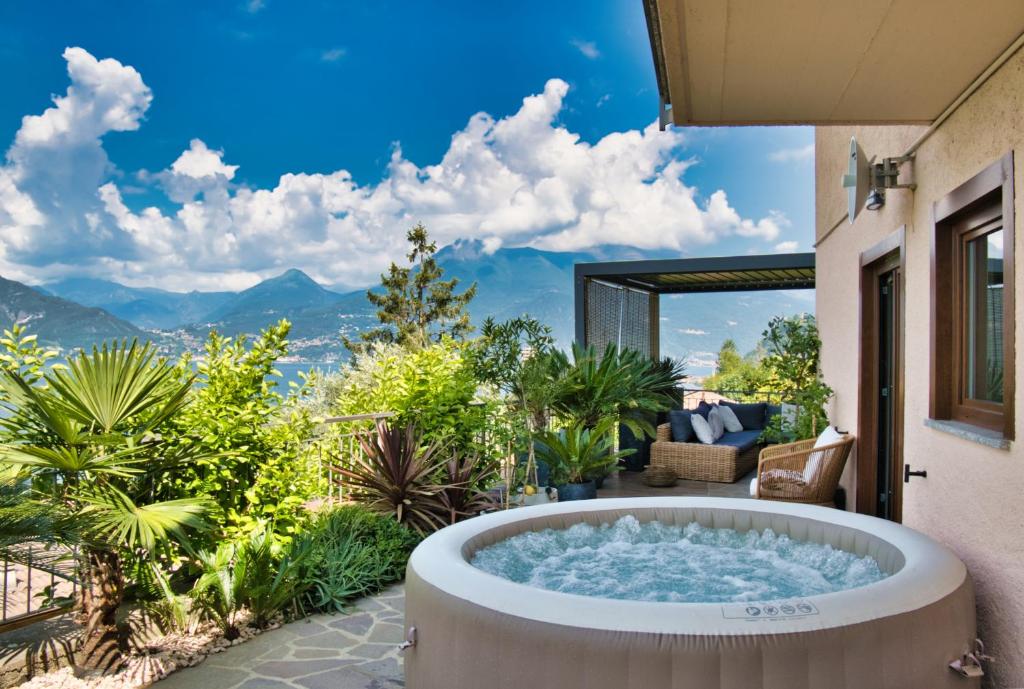 The Hidden Gem – Jacuzzi Lake View - 1