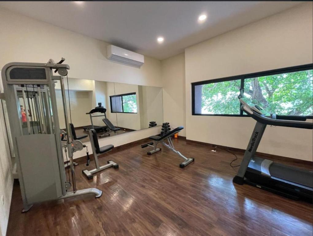 Bright & Spacious 1BR Apartment in the City Center - 4