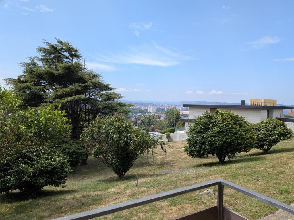 House with Private Garden & Sea Views Near Gijón Beach - 4
