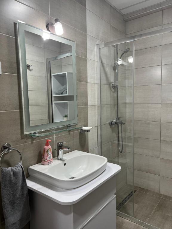 AquaVista Apartments 2 - 4