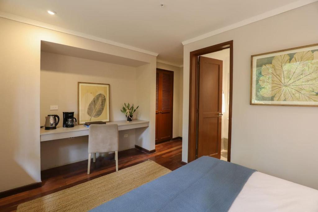 Modern Comfort in the Heart of Zona G 202 - 3