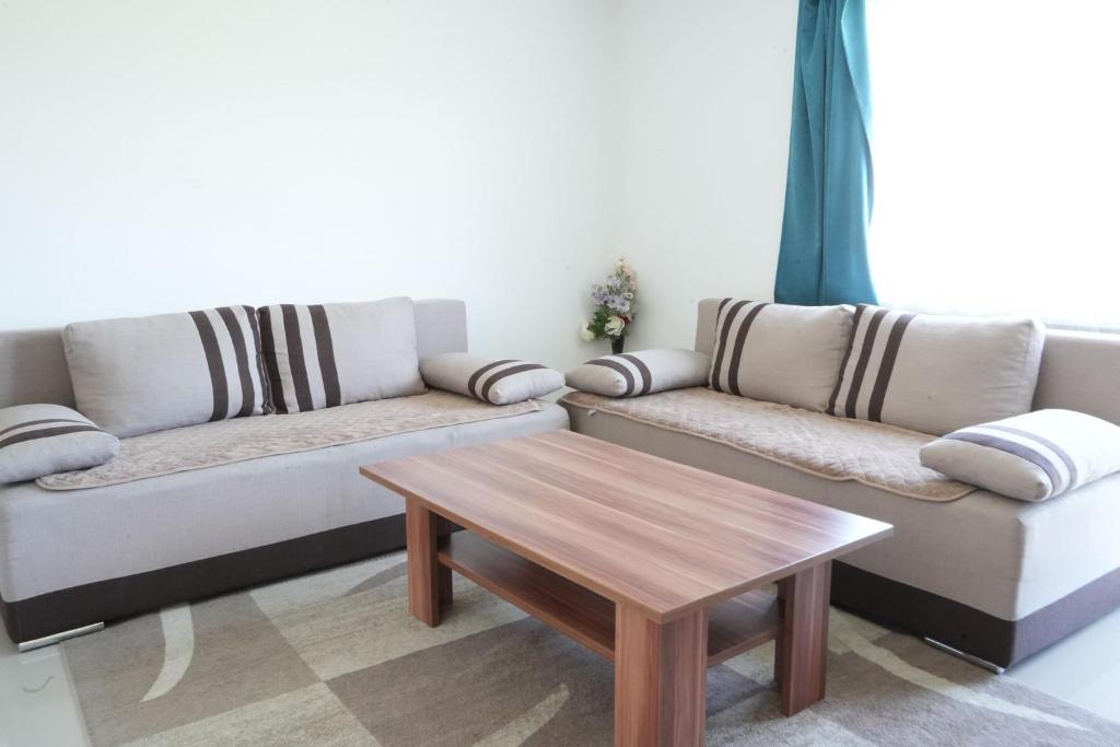 Cherry Apartments - 2