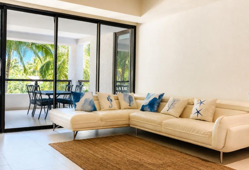 Family Luxury & Beach Club in La Isla, Acapulco - 2