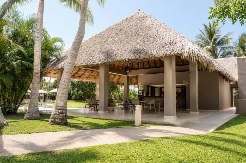 Family Luxury & Beach Club in La Isla, Acapulco - 5